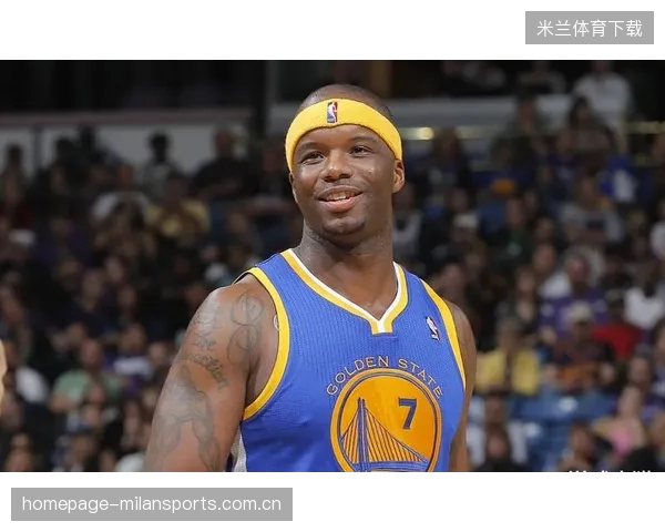 NBA小奥尼尔巅峰期：6次全明星攻防统治内线的传奇与智慧